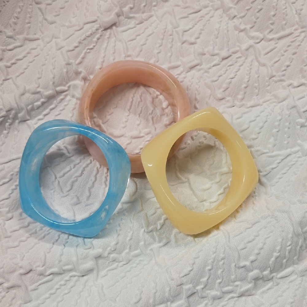 Three-Piece Pastel Resin Bracelet Set - Blue, Peach, Cream